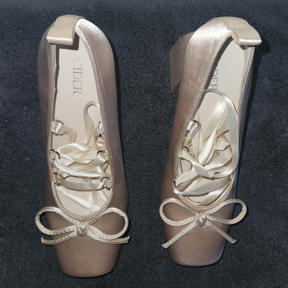 Cider Cream Satin Women's Heels Size 8.5/EU39 - Picture 2 of 8